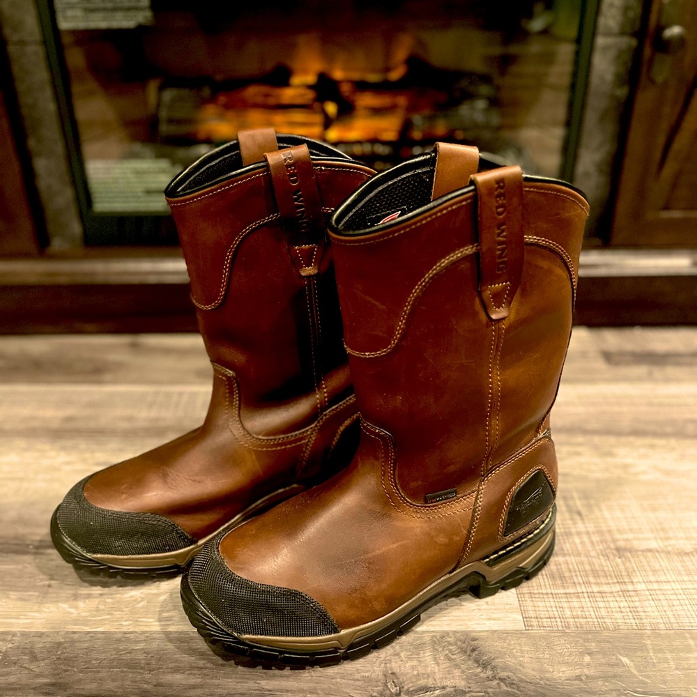 Redwing men’s boots. Like new. These are some real nice $h1t kickers.